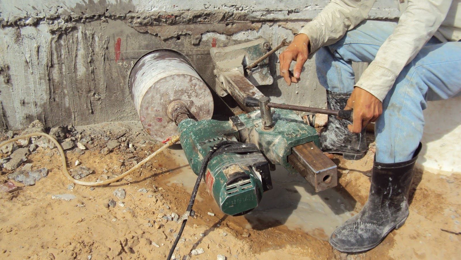 KHOAN CẮT BÊ TÔNG QUẬN 5 GIÁ RẺ 1 KHOAN CẮT BÊ TÔNG QUẬN 5 GIÁ RẺ