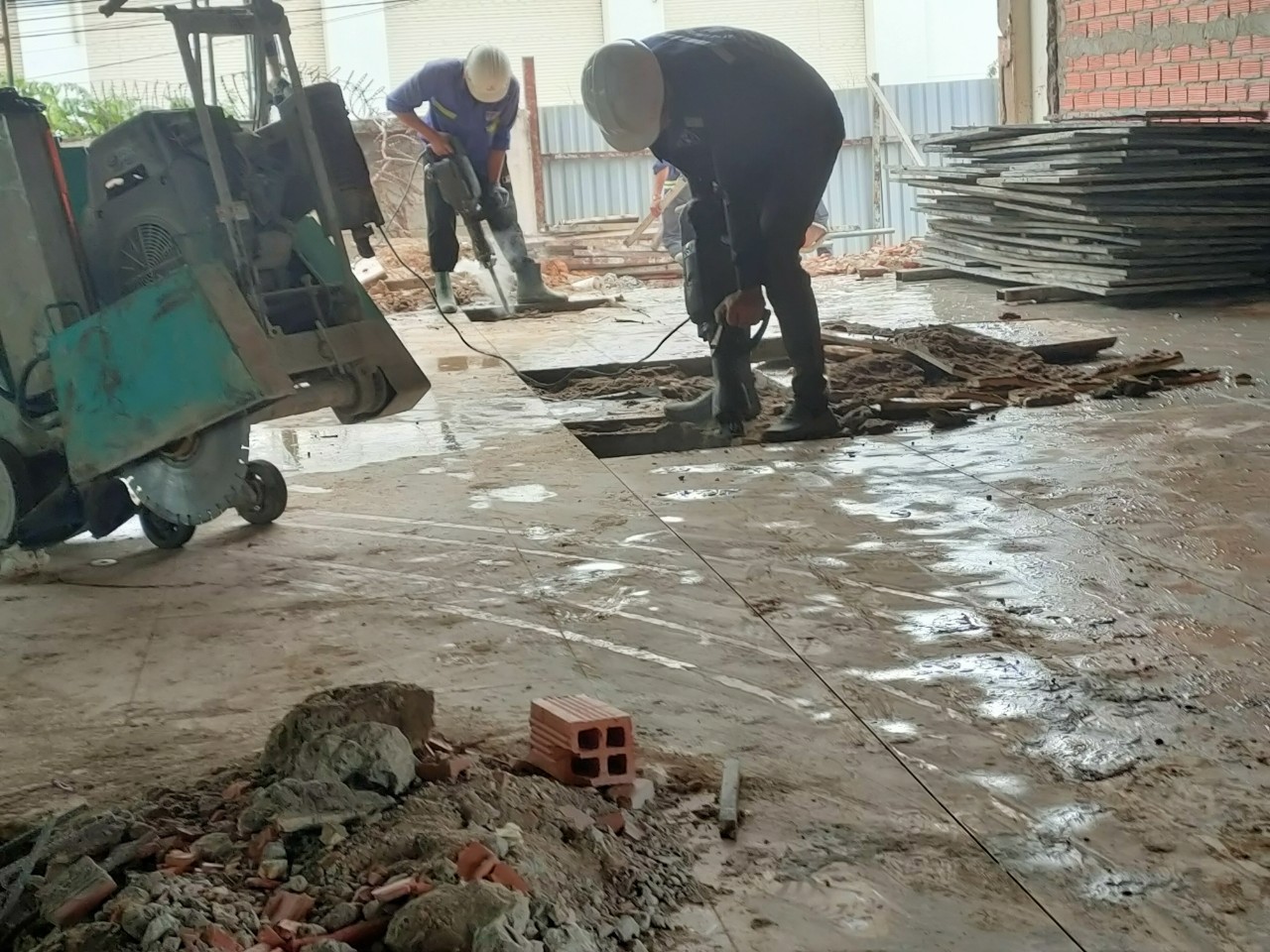 KHOAN CẮT BÊ TÔNG GIÁ RẺ GÒ VẤP 1 KHOAN CẮT BÊ TÔNG GIÁ RẺ GÒ VẤP