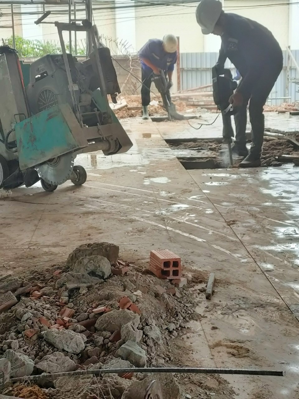 DỊCH VỤ CẮT ĐỤC BÊ TÔNG GIÁ RẺ GÒ VẤP 1 DỊCH VỤ CẮT ĐỤC BÊ TÔNG GIÁ RẺ GÒ VẤP