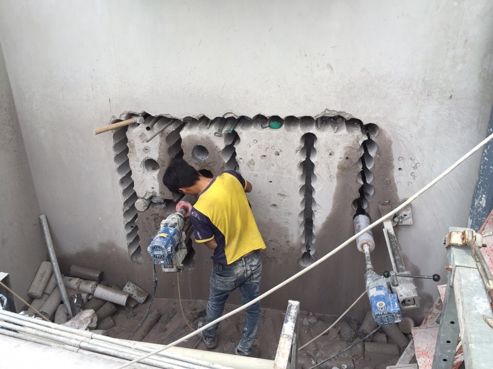 KHOAN RÚT LÕI BÊ TÔNG QUẬN 4 GIÁ RẺ CHUYÊN NGHIỆP 1 KHOAN RÚT LÕI BÊ TÔNG QUẬN 4 GIÁ RẺ CHUYÊN NGHIỆP
