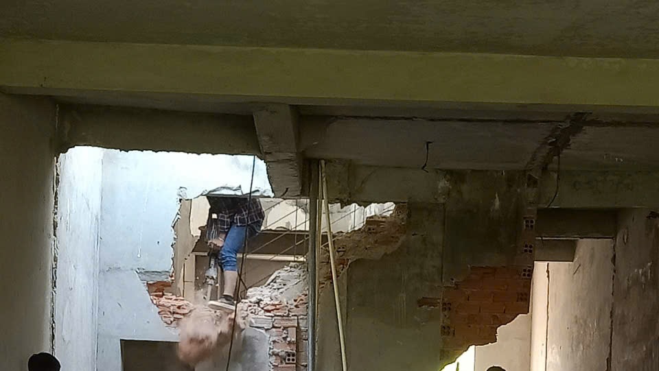 Đục phá bê tông Quận 2 Giá Rẻ 1 Đục phá bê tông Quận 2 Giá Rẻ