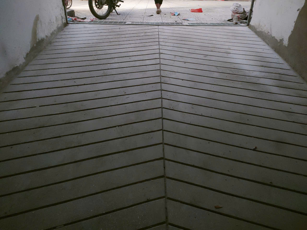Cắt Rãnh Ramp Dốc Tầng Hầm Quận 2